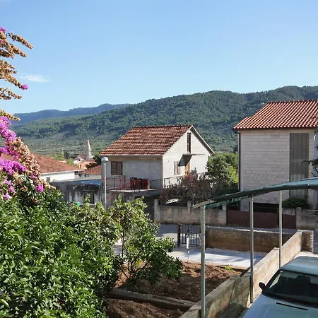 Stari Grad 5730a Apartmán *